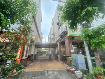 專簽【震後邊間多車別墅】地坪51坪/附20坪空地｜台中市大里區德芳南路