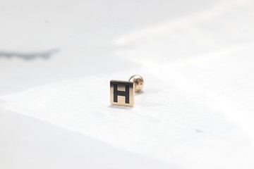 14K Square H Piercing 方形H鎖珠耳環(單個)耳骨 耳窩 不退色