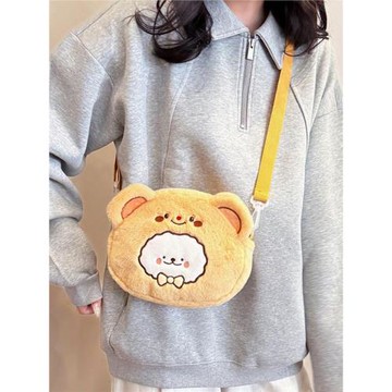 日系小斜挎包女夏天手機包可愛卡通黃油小熊毛絨包大學生小眾背包