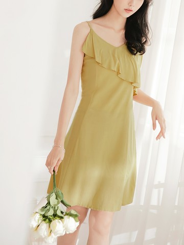 造型斜荷葉細肩帶傘襬洋裝