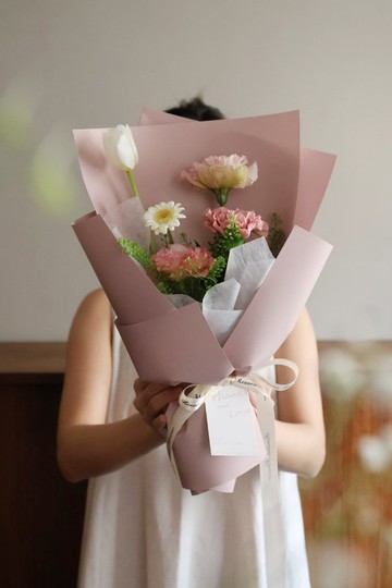 復古粉康乃馨 桔梗鬱金香 小品鮮花束 2025母親節