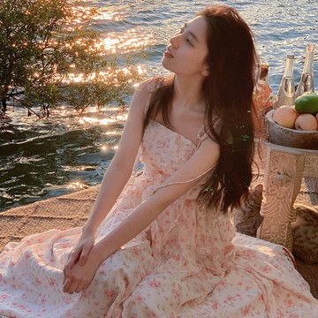2022新款夏季氣質初戀系別致復古溫柔風超仙女碎花吊帶連衣裙子女