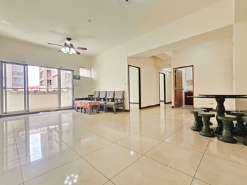 左營世運捷運｜雙衛浴開窗｜大三房平車｜高雄市左營區緯六路