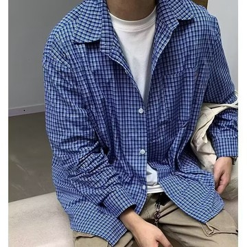 襯衫男 長袖美式韓系藍色格紋長袖襯衫男 潮流秋季新款翻領休閒外套口袋襯衣 大尺碼襯衫 青少年條紋痞帥襯衫男女 上衣男