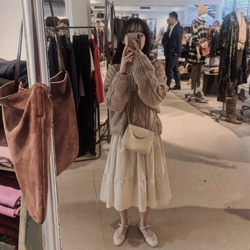 秋裝小個子套裝女百搭套頭長袖麻花毛衣+寬松大擺娃娃連衣裙1入