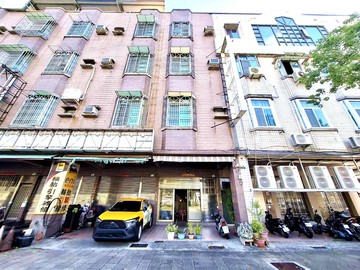 【前鎮高中捷運站】~翠亨北路*~騎樓店住｜高雄市前鎮區翠亨北路