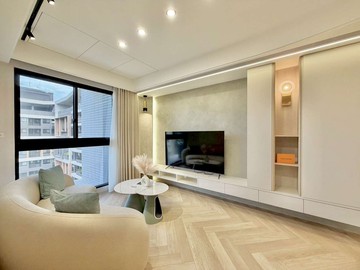 逢甲水湳經貿｜中央公園｜三房精裝雙平車｜台中市西屯區逢大路