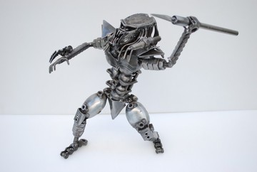 異星獵人雕塑，驚豔銲接工藝，超酷生日禮物