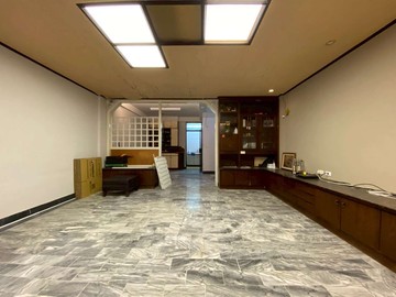 水湳14期旁｜車庫透天｜活路5米面寬出價就談｜台中市北屯區平德路