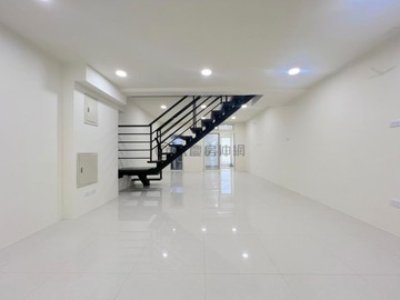 巨城三民國小翻新透天｜新竹市東區自由路