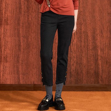 OUWEY歐薇 甜美時髦愛心單釦九分窄管棉質牛仔褲(黑色；S-L)3224068602