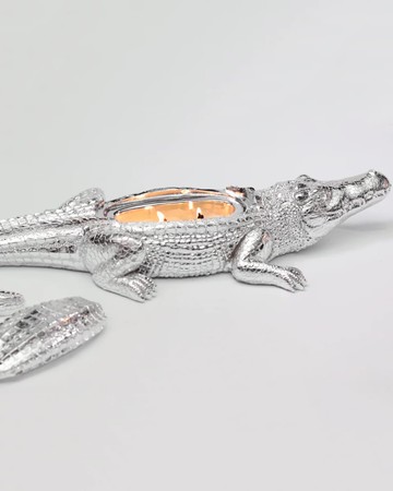 Silvertone Grand Alligator Candle, 14 oz.