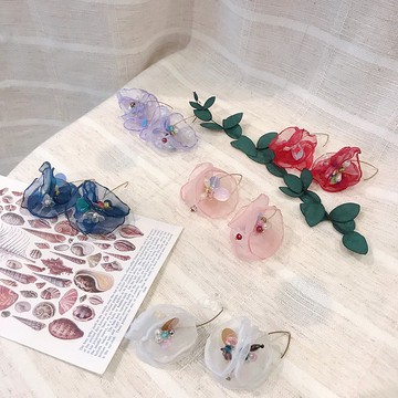 手作刺繡//九重葛花球輕透珠繡耳環//可改夾式