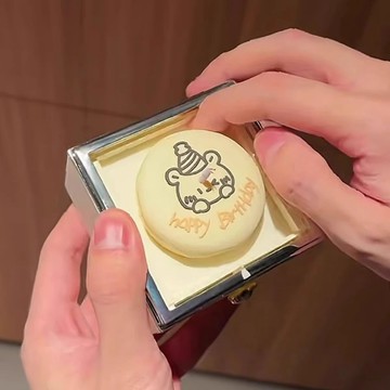 小熊蛋糕戒指盒 項鏈戒指手鏈盒 小熊蛋糕旋轉驚喜戒指盒 旋轉盒 錶白神器 情人節生日禮物 驚喜盒子 驚喜禮物盒 禮物盒