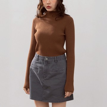 QUEENSHOP_F 女裝 長袖 基礎素面坑條針織高領上衣 五色售 現+預 【01099234】