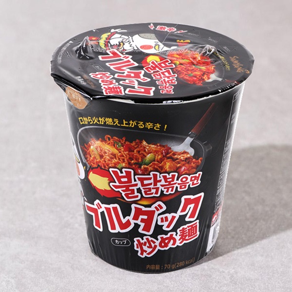 [三養] ブルダック炒め麺　カップ麺 激辛口   カップ(小)70g 韓国ラーメン 火鶏炒め麺 インスタントラーメン　韓国らーめん