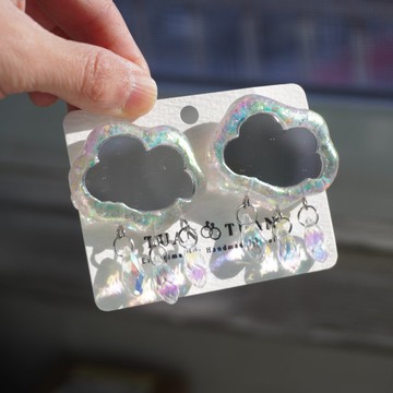 歐泊極光云朵雨可愛手工製作耳環 圖為撕膜展示 成品有鏡面膜