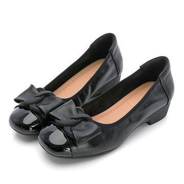 ⚡輕軟優選鞋 獨家55折UP｜PLAYBOY 鏡面紐結 真皮方頭娃娃鞋 -黑(PYD180)