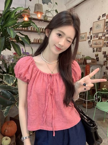 【missy shop】莓果微甜泡泡袖格紋綁帶上衣-15571