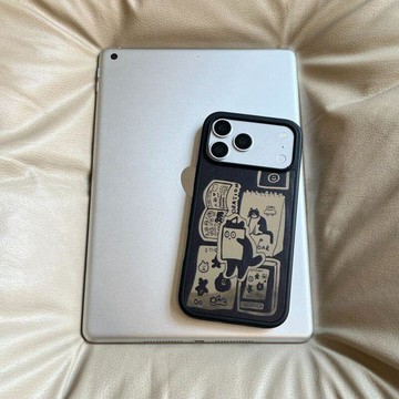 ins風復古可愛小貓插畫鏡面原創黑邊鏡面適用於蘋果手機殼iPhone17