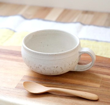 白霧面釉的粗獷溫暖湯杯