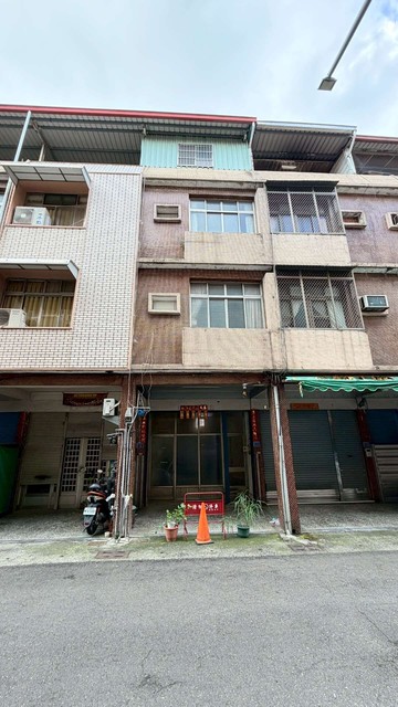 旗山正市區活巷復古車庫店住透天低總價｜高雄市旗山區至誠巷