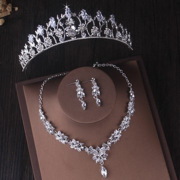 2022款高端原創新娘飾品結婚套鏈簡約鋯石皇冠水鉆項鏈耳環三件套