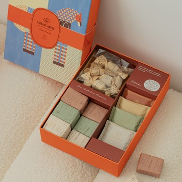 【ELLESHOP】ELLE x Library Angte｜Ithaka・館藏伴手禮限量禮盒 🎁  新年禮物、春節禮盒、春節送禮、生日禮物、生日蛋糕