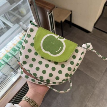 🔥臺灣出貨 夏日清爽綠色波點蘋果馬鞍包小巧輕便通勤逛街百搭布藝斜挎包