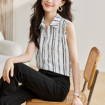 【LANNI 藍尼】現+預 翻領無袖質感通勤上衣(上衣/女裝/T恤/休閒/百搭)