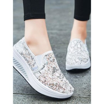 老北京布鞋女鞋2026夏季薄款透氣淺口鏤空單鞋一腳蹬蕾絲厚底涼鞋