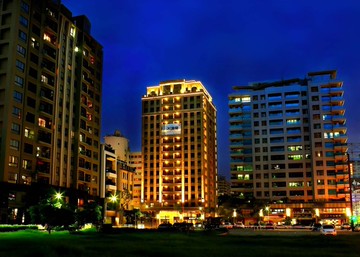 美術館明誠四路跟美術東六街沐謙樺大樓｜高雄市鼓山區美術東六街