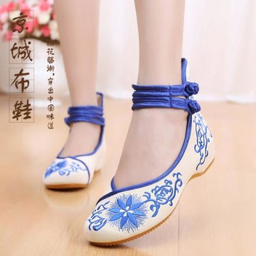 新款青花瓷太陽花搭扣春秋款單鞋老民族風媽媽鞋繡花鞋扣帶防滑鞋