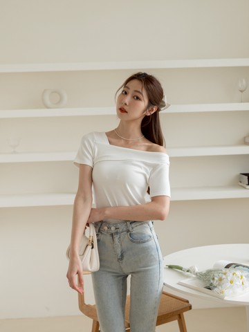時髦韓妞不規則造型領彈力短袖上衣 XN7002821 【現貨】