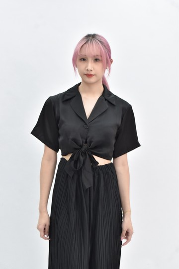 (S) aura milla v領黑色短袖上衣