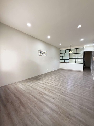 鳳山國中捷運宅車庫美透天｜高雄市鳳山區中山東路