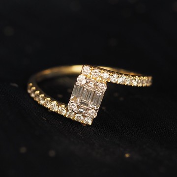 18K金鑽石長方形漩渦戒指18K Gold Diamond Baguette Swirl Ring