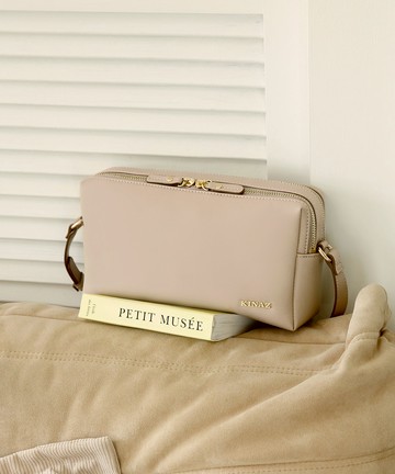 雙層拉鍊柔軟皮革肩背斜背包-流砂杏-抱抱枕系列(BX96418-34)