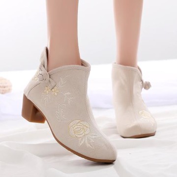 新款復古中跟旗袍靴子茶服鞋女古風漢服配鞋粗跟繡花靴老北京布靴