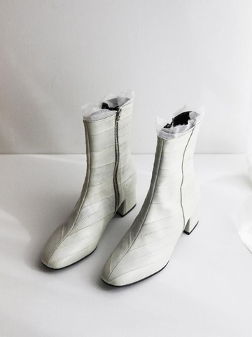 EEL DIMNESS_White