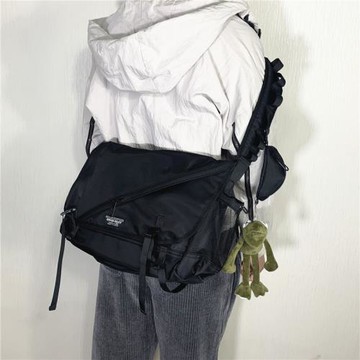 工裝包斜挎包男士潮牌日系嘻哈ins挎包休閑學生潮流背包女單肩包