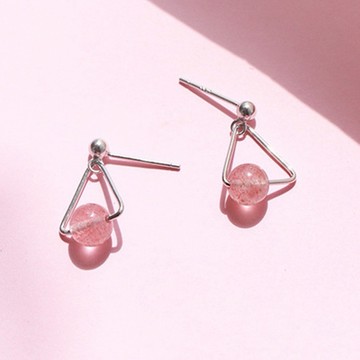 🧨新年快樂🧡快速出貨【OCTOBER 16Th】SS925純銀三角形草莓晶耳環耳釘＃CRY4025 開運 生日禮物 閨蜜禮物 情人節禮物 交換禮物 客製化禮物
