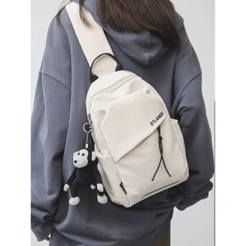 潮牌胸包男士斜挎包2025新款時尚單肩包男款運動斜跨小背包女通勤