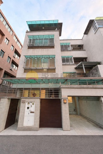 鳳山大地坪有車庫透天｜高雄市鳳山區過昌街