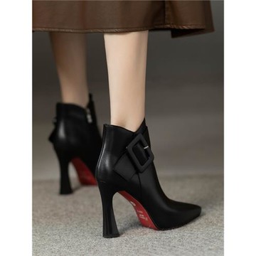 2025年秋冬新款軟皮短筒女靴加絨性感尖頭防水臺超高跟時裝靴氣質