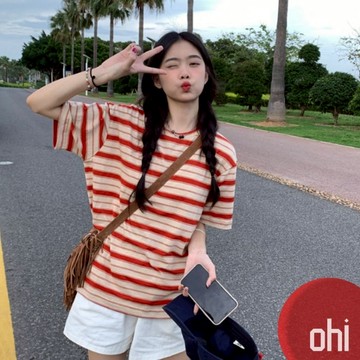 【ohi】拼色條紋短袖T恤 寬鬆圓領上衣 短袖上衣 顯瘦百搭上衣T恤 夏天衣服 T恤 上衣 女裝 GTWT58