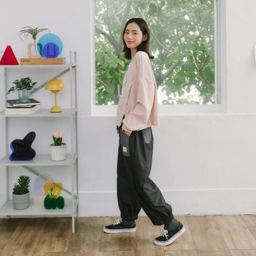 【Dailo】斜紋仿牛仔拼接燈籠九分褲 黑 藍