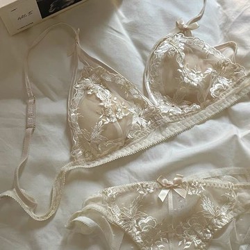 Yummy❥法式複古刺繡性感內衣小胸聚攏純慾蕾絲少女文胸套裝