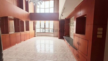 (專約)五福國中信義國小高樓層樓中樓平面大車位｜高雄市新興區同心路