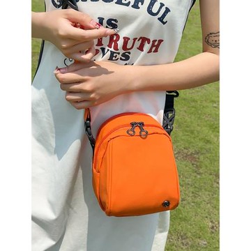 2025新款潮時尚洋氣簡約日韓純色休閑包青年男女同款單肩包斜挎包